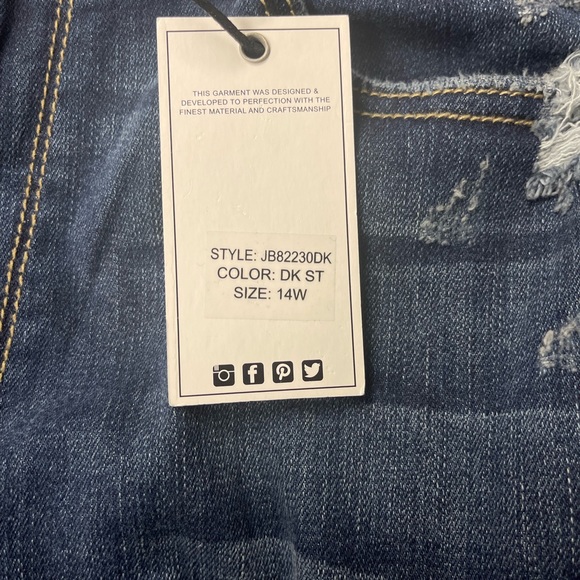 Judy Blue Skinnies - Picture 3 of 4